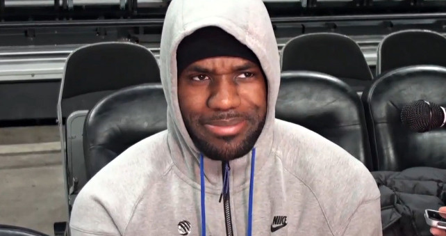 Quand LeBron taille son propre sponsor