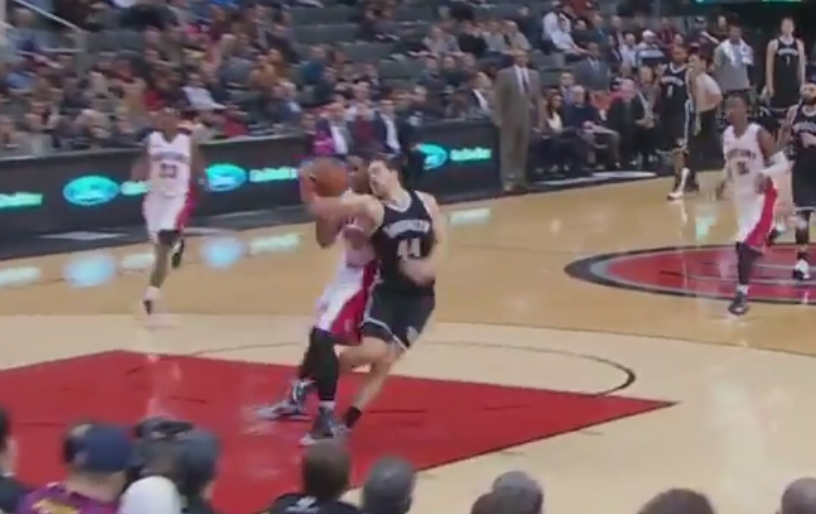 Violence : DeMar DeRozan tente le cassage de côtes sur Bogdanovic