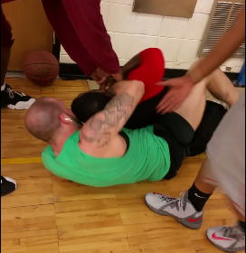 Quand un match du dimanche se transforme en fight de MMA