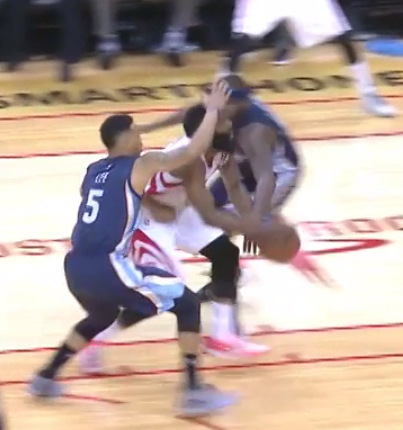 La NBA avoue que Zach Randolph a fait faute sur James Harden