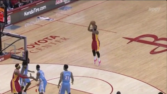 Bug : Kenneth Faried laisse James Harden shooter