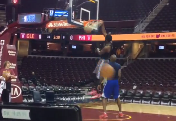 Joel Embiid agressif en 1X1 à l’entraînement