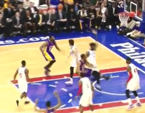 Raté : les Lakers toujours mauvais à la passe