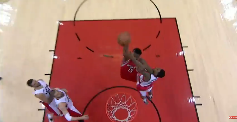 Dunk de la nuit : Clint Capela posterize Lou Williams