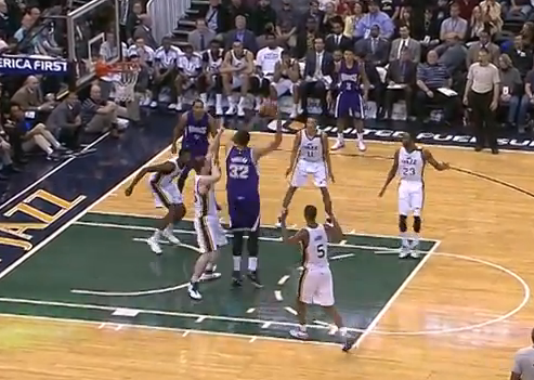 Historique : le premier panier de Sim Bhullar en NBA !