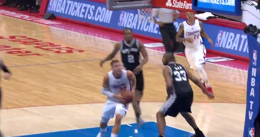 Blake Griffin laisse Boris Diaw sur place