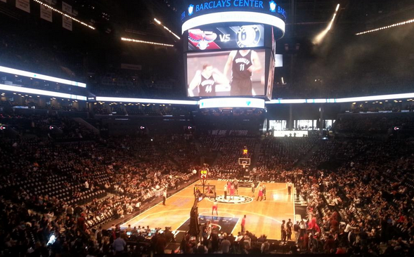 Le Barclays Center se remplit (très) doucement