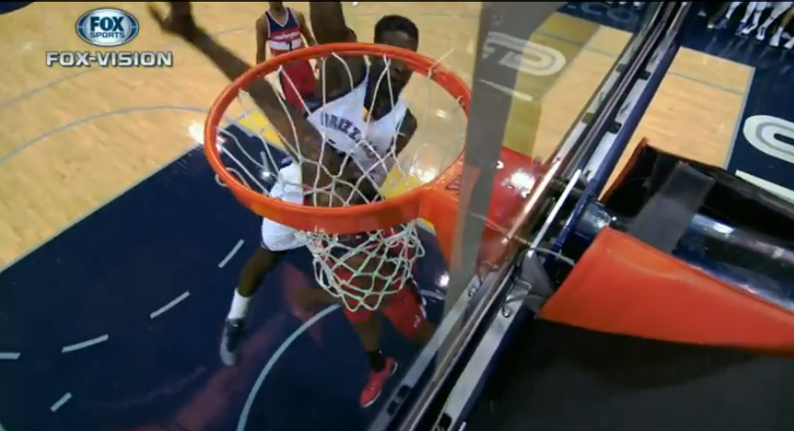 Poster : Jeff Green s’envole face à Kevin Séraphin !