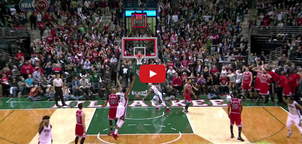 Clutch : Jerryd Bayless assassine les Bulls au buzzer