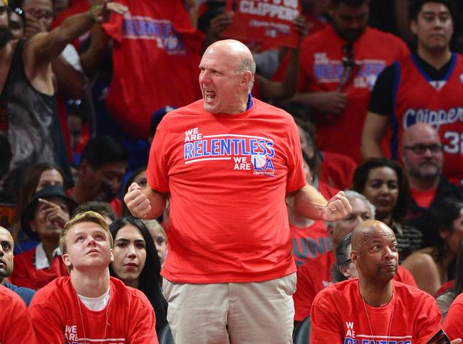 Steve Ballmer et Chris Paul tapent un beau high-five