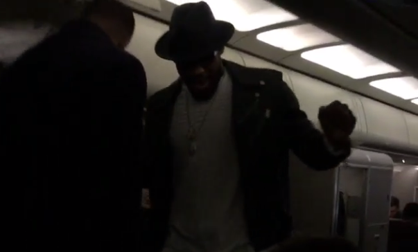 Quand LeBron James fête la qualification dans l&rsquo;avion
