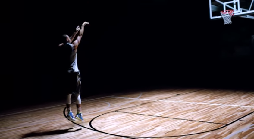 Under Armour fait appel à Bill Russell pour l’hommage à Stephen Curry