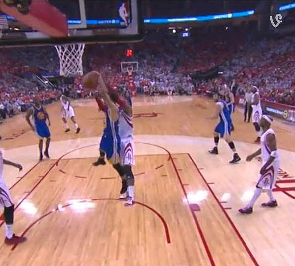 Quand Stephen Curry bat Dwight Howard au rebond