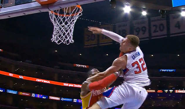 Dwight Howard en a marre du basket et se met au catch