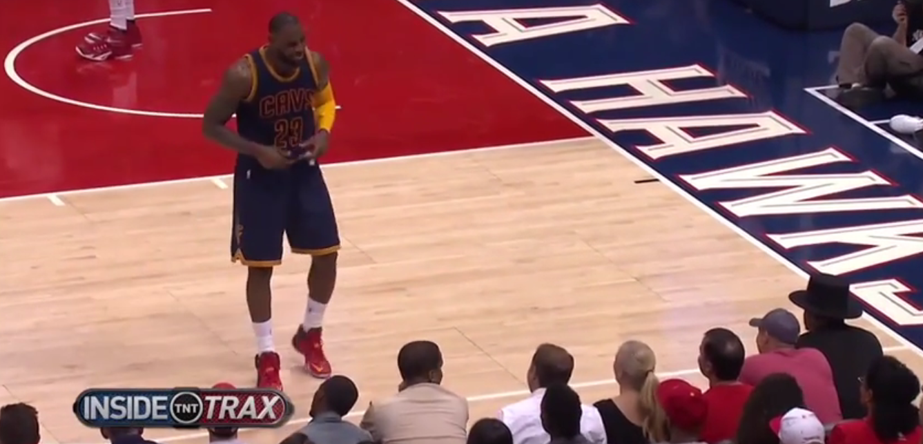 LeBron James plaisante avec une femme enceinte !