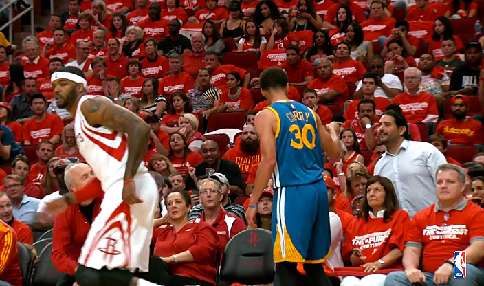 Vidéo : Stephen Curry remet un fan des Rockets à sa place