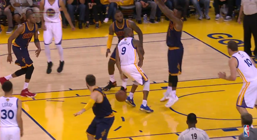 Régal : la passe derrière le dos magistrale d’André Iguodala