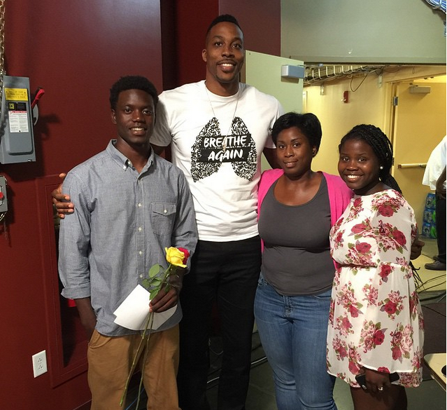 Dwight Howard s’est rendu à Charleston en soutien aux proches des victimes