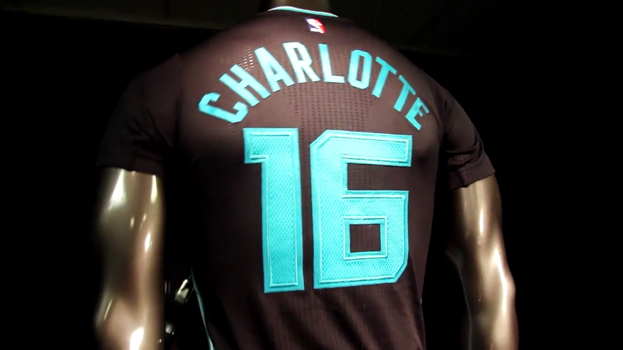 Les Hornets joueront tout en noir !