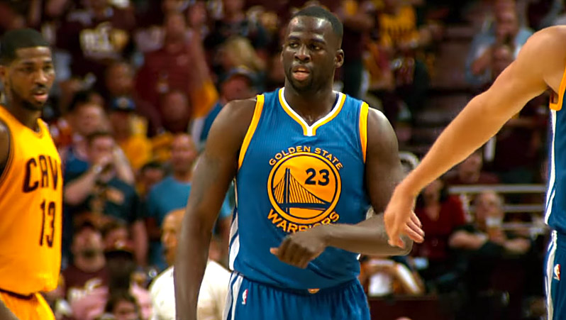 Après J.R. Smith, Iman Shumpert plaque Draymond Green