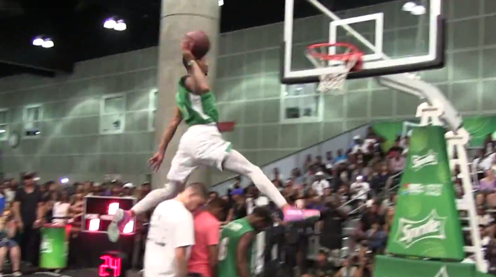 Guy Dupuy impressionne Zach LaVine et John Wall