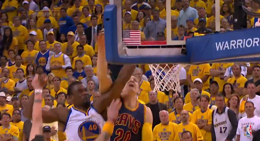 Poster : Harrison Barnes écrabouille Timofey Mozgov