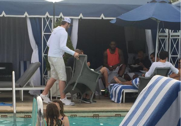 Grillé : LeBron James et Kevin Love en « réunion »