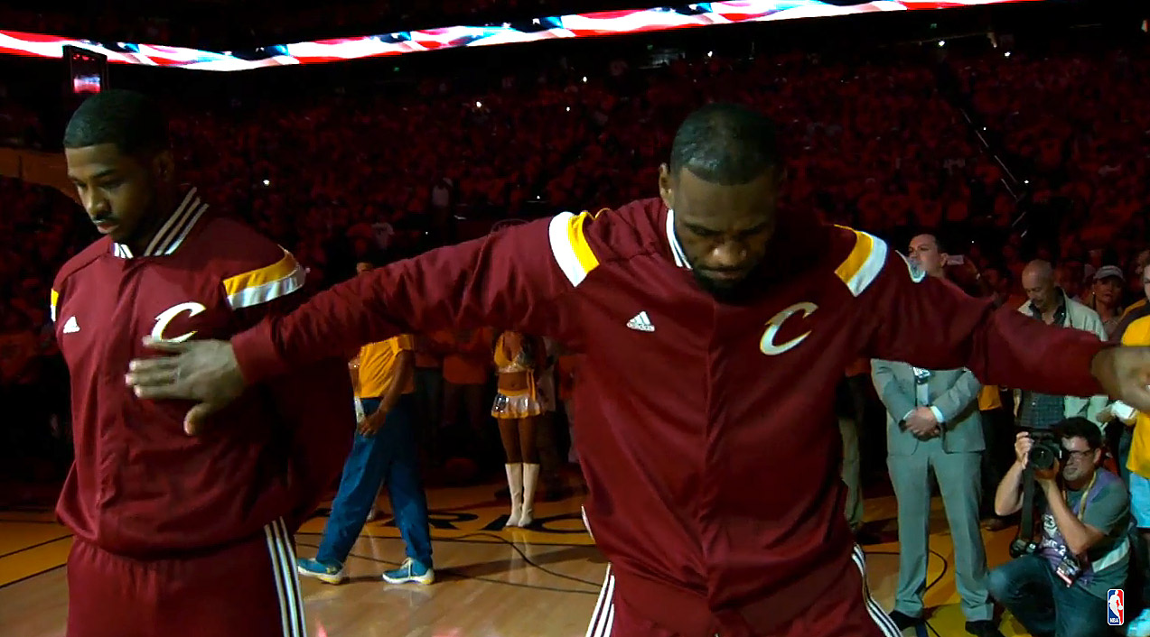 LeBron James lie son avenir à celui de Tristan Thompson