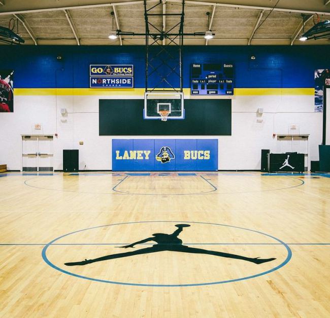 Splendide : Jordan Brand rénove le gymnase de l’ancien lycée de Michael Jordan