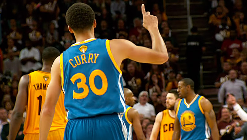 Trois-points : Stephen Curry fait jeu égal avec Ray Allen