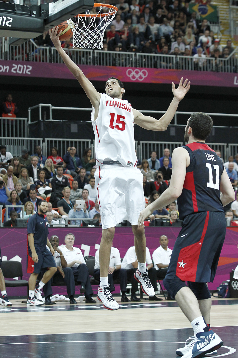 Salah Mejri, premier tunisien en NBA, signe aux Mavericks