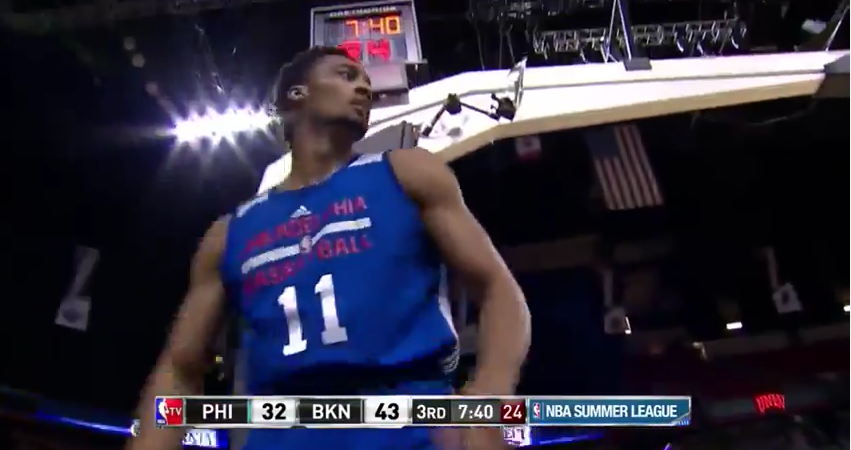 Replay : J.P. Tokoto claque un alley-oop spectaculaire