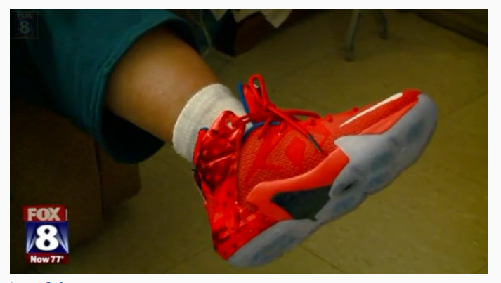 Evelyn Williams, 89 ans, commande des LeBron 12 pour son anniversaire