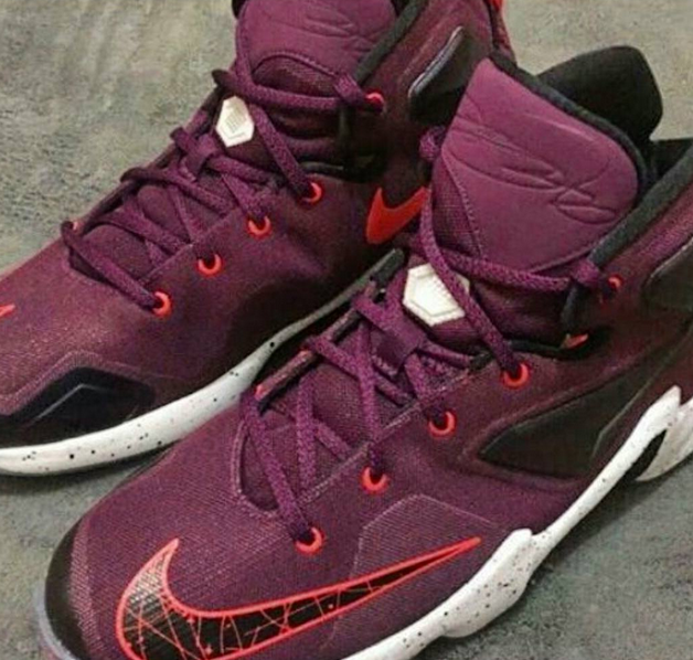 LeBron James dévoile la LeBron 13