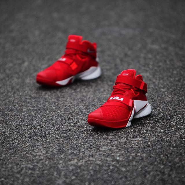 Les LeBron Zoom Soldier 9 « Ohio State »
