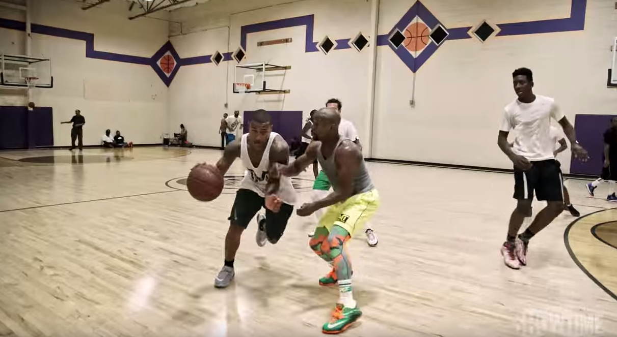 Quand Isaiah Thomas taffe Floyd Mayweather sur le parquet