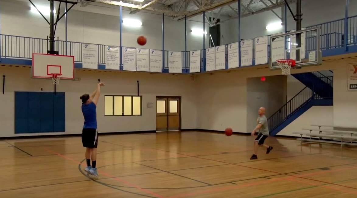 Leah Church, 17 ans, inscrit 120 paniers à 3 pts en… 5 minutes !