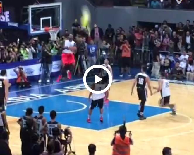 Show : LeBron James enchaîne les dunks à Manille !