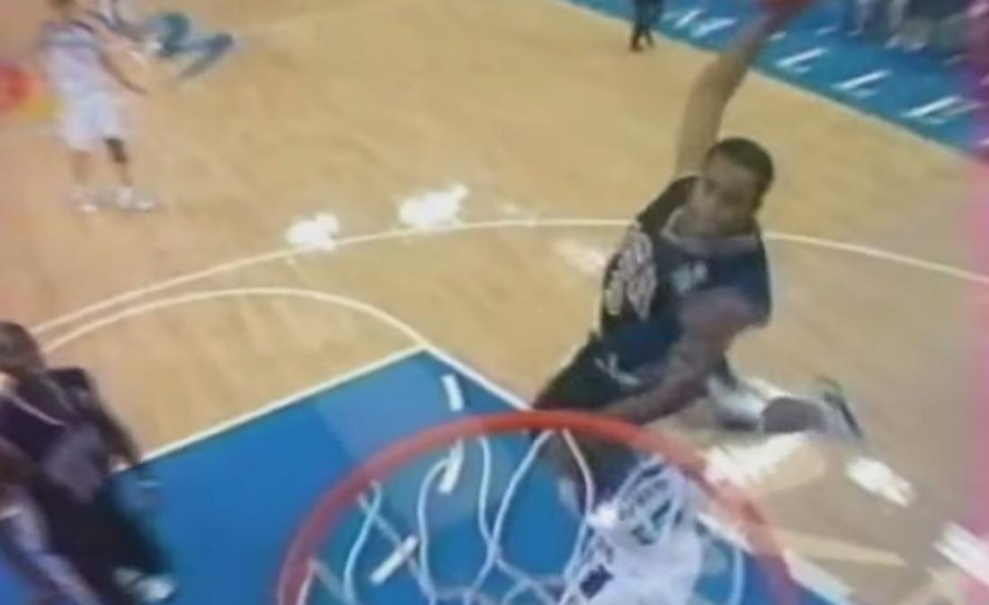 Il y a 16 ans, Vince Carter réalisait son dunk mythique sur Fred Weis !