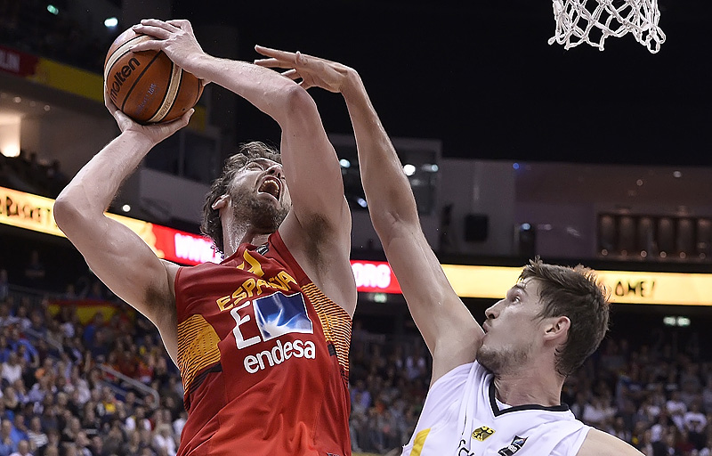 Quand l’entraîneur de l’Espagne met la pression sur les arbitres…