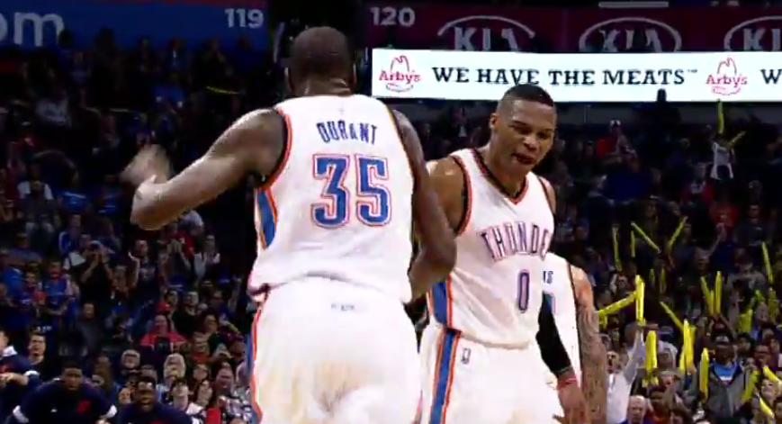 Top 5 : Kevin Durant et Russell Westbrook explosent le cercle !