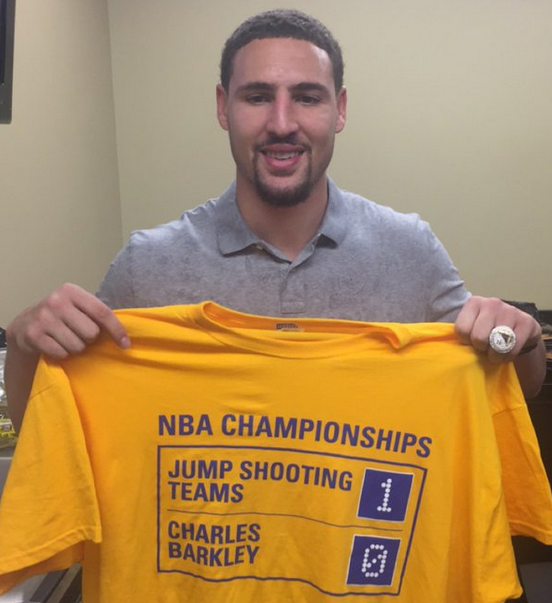 Quand Klay Thompson chambre Charles Barkley !