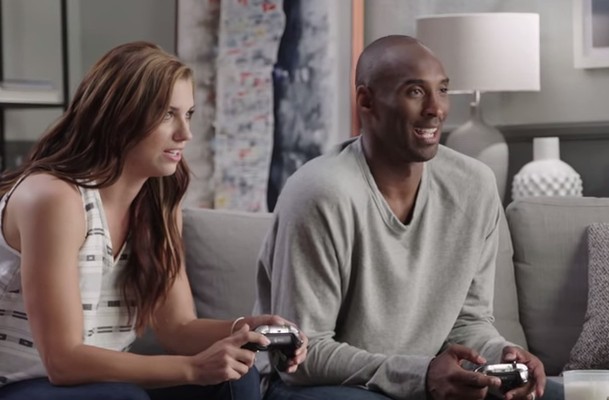 Pub : Kobe Bryant affronte Alex Morgan à Fifa 16