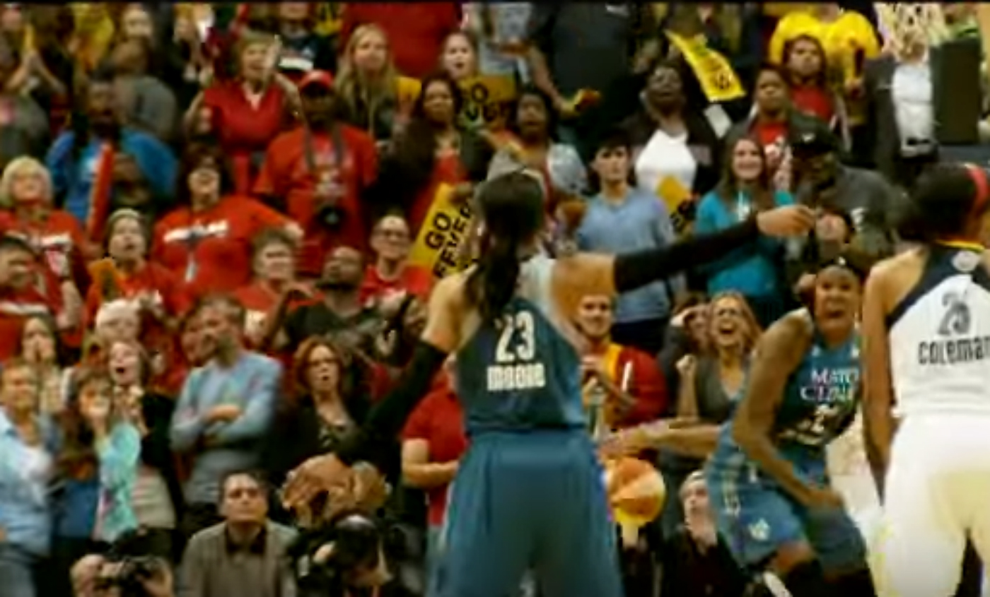 Finales WNBA : Le buzzer beater de Maya Moore sous tous les angles
