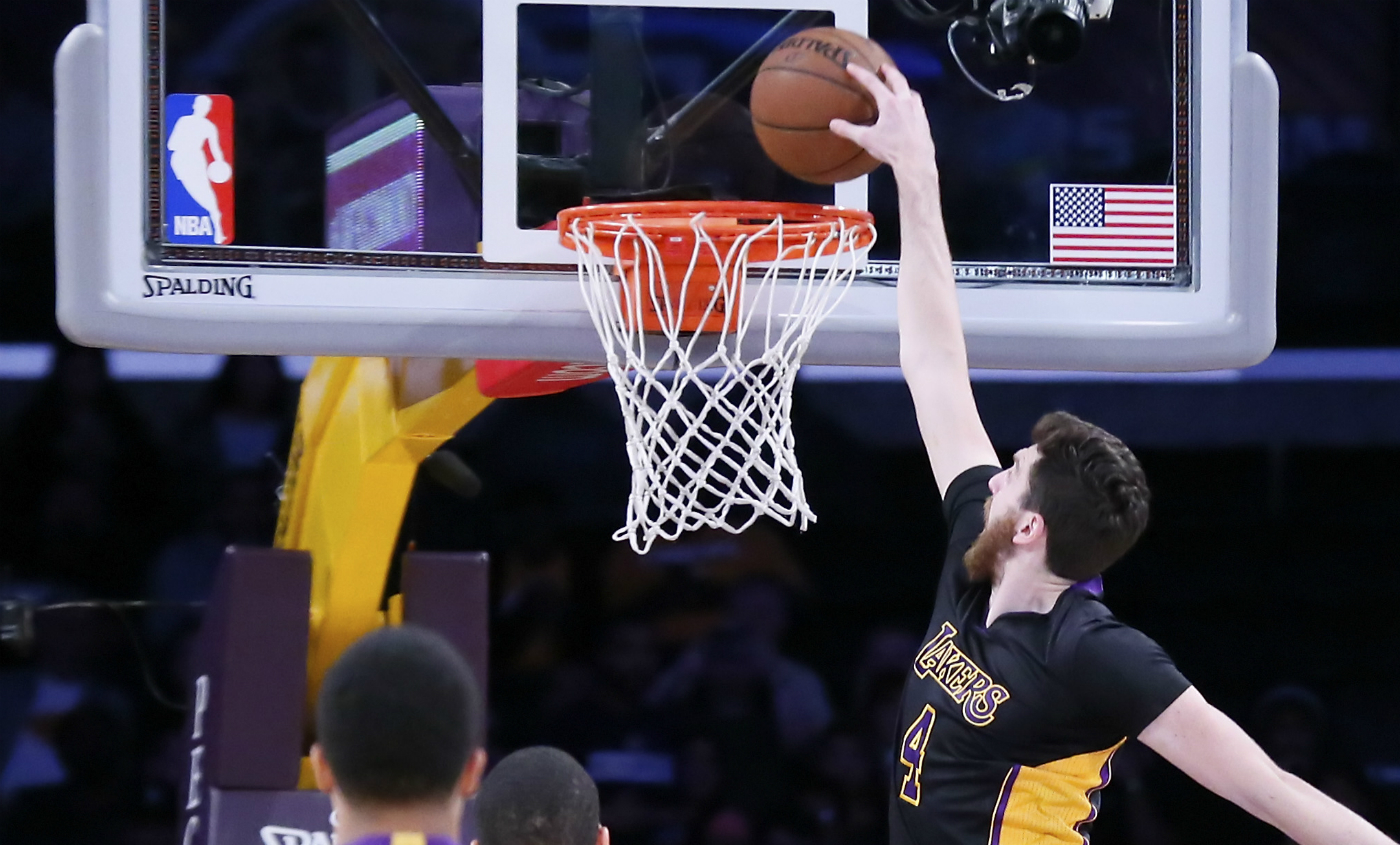 Ryan Kelly arrache la victoire pour les Lakers