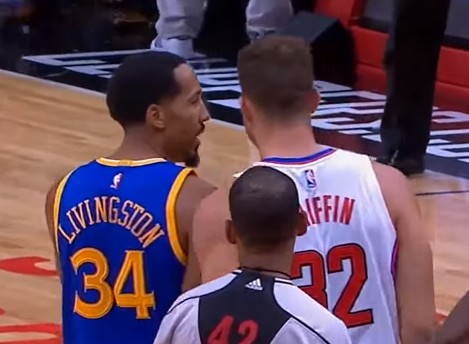 Shaun Livingston agacé par Blake Griffin