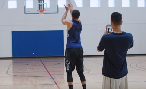 Stephen Curry star de la dernière pub pour l’iPhone 6S