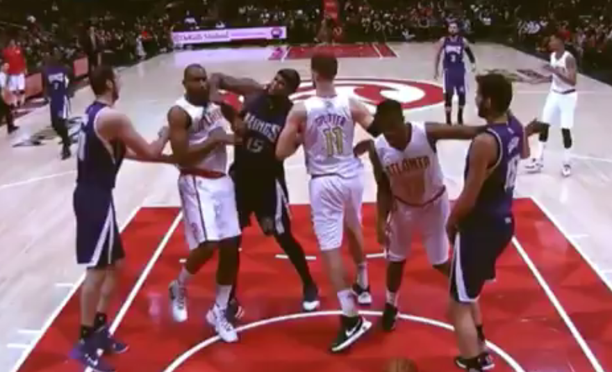 Dirty : le coup de coude de DeMarcus Cousins sur Al Horford !