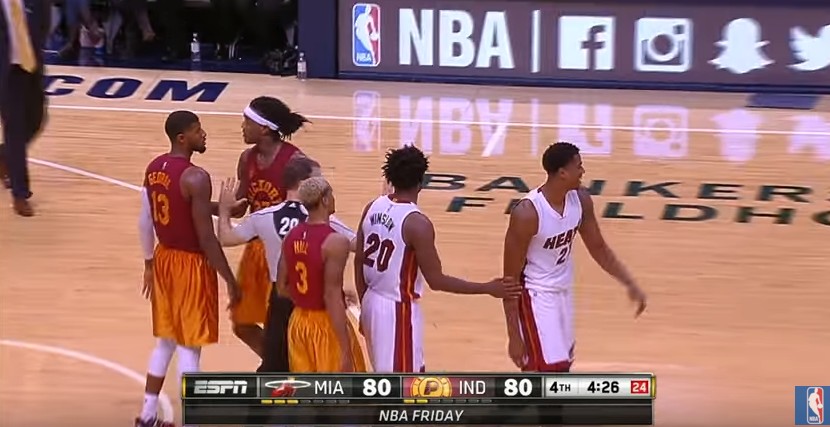 Quand Hassan Whiteside et Paul George se chauffent en plein match…