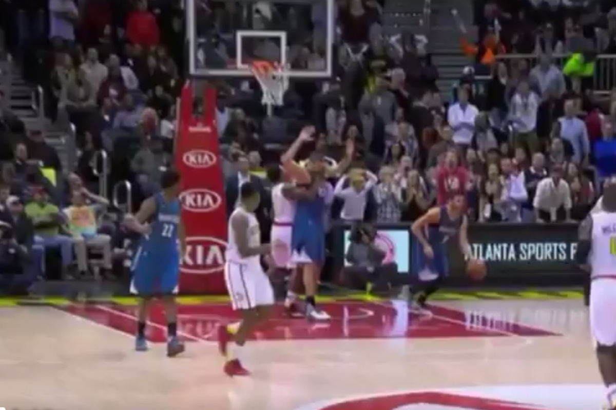 Jeff Teague a-t-il giflé Nemanja Bjelica ?